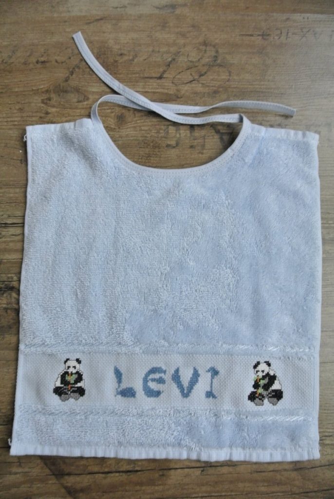 Slab blauw met borduurrand, 30 bij 35cm