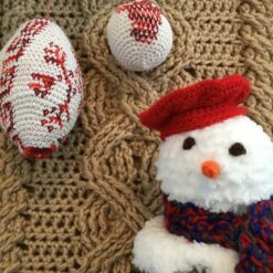 kerstballen en sneeuwpop gehaakt