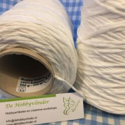 witte katoen bollen met informatie