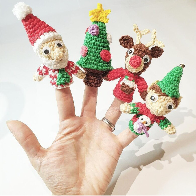 christmas finger puppets van Sewing the seeds of love