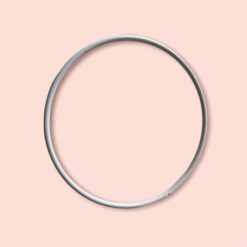witte metalen ring