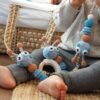 Haakpatroon rups-baby-accessoires